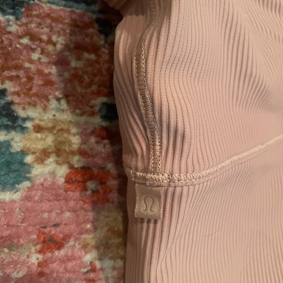 Lululemon crop top - Picture 3 of 4